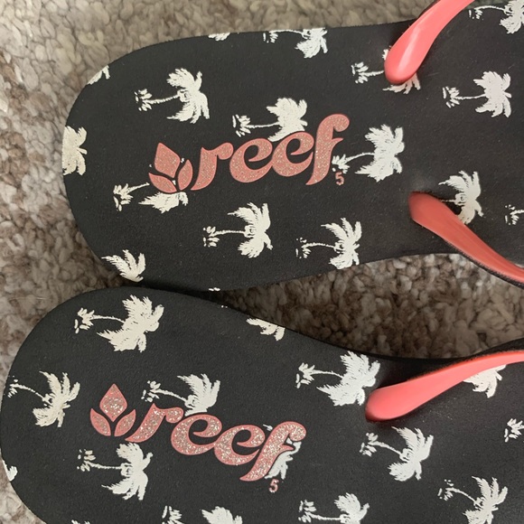 Reef flip flops size 5 - Picture 4 of 4